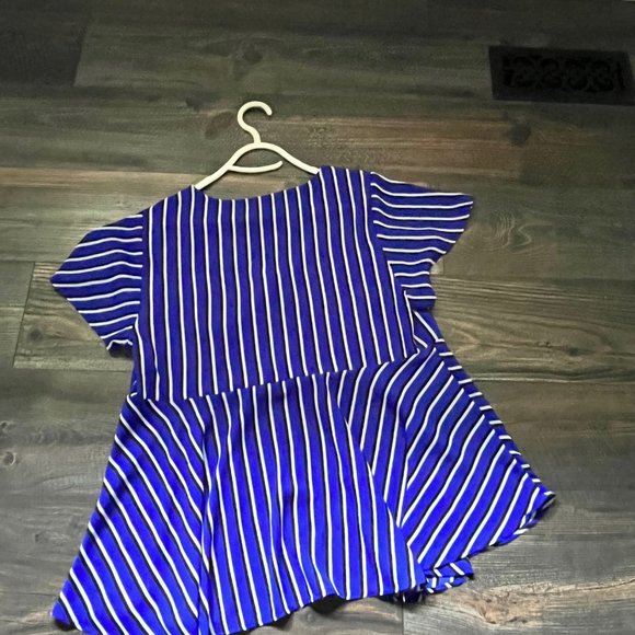 Torrid size 1 blue stripes georgette bow blouse - Picture 2 of 2